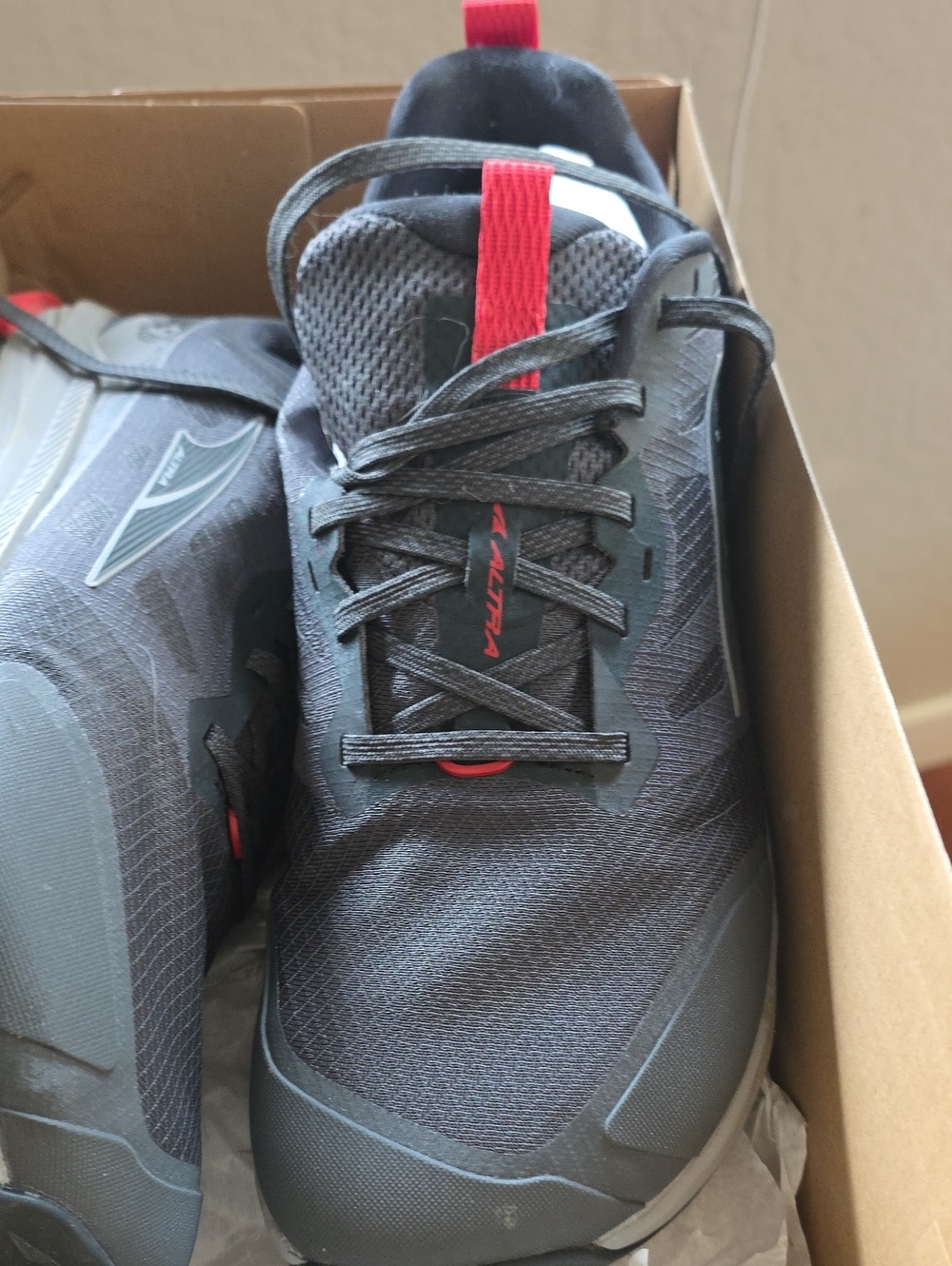 Mens Size 11.5 Altra Lone Peak 9 Trail Shoes — Gray with Red Accents - Picture 4 of 5